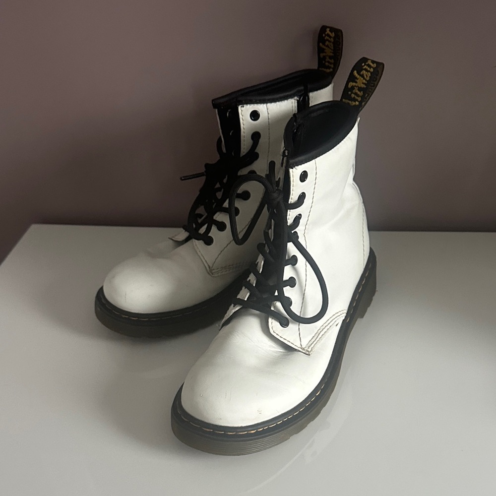 Dr Martens Airwair Kids size 4